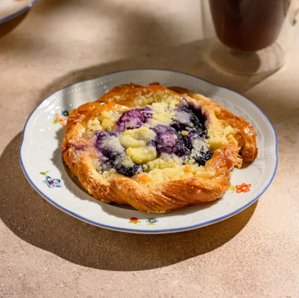 Вензель с черникой